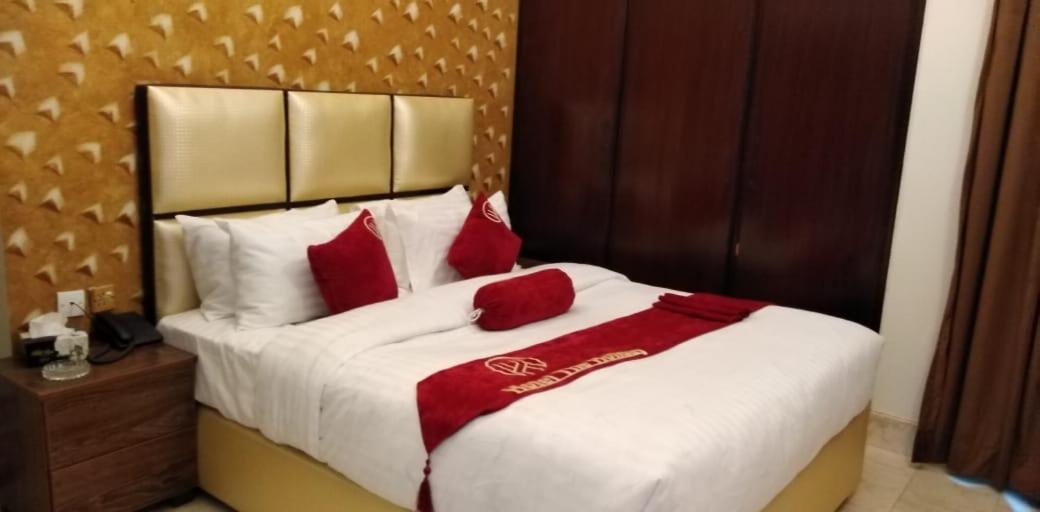 Hotel The Holiday Lahore Exterior foto